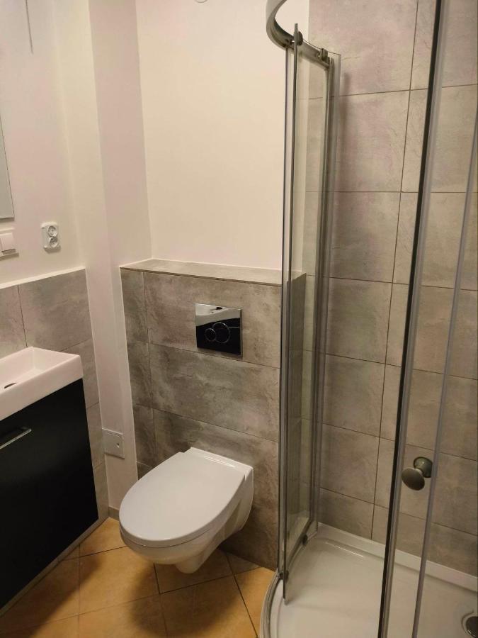 Urocze Studia W Lomiankach, 1- Z Sauna I Tarasem, 2- Z Kominkiem, 3- Ekonomiczne, 7Km Metro Mlociny Warszawa Łomianki Dış mekan fotoğraf