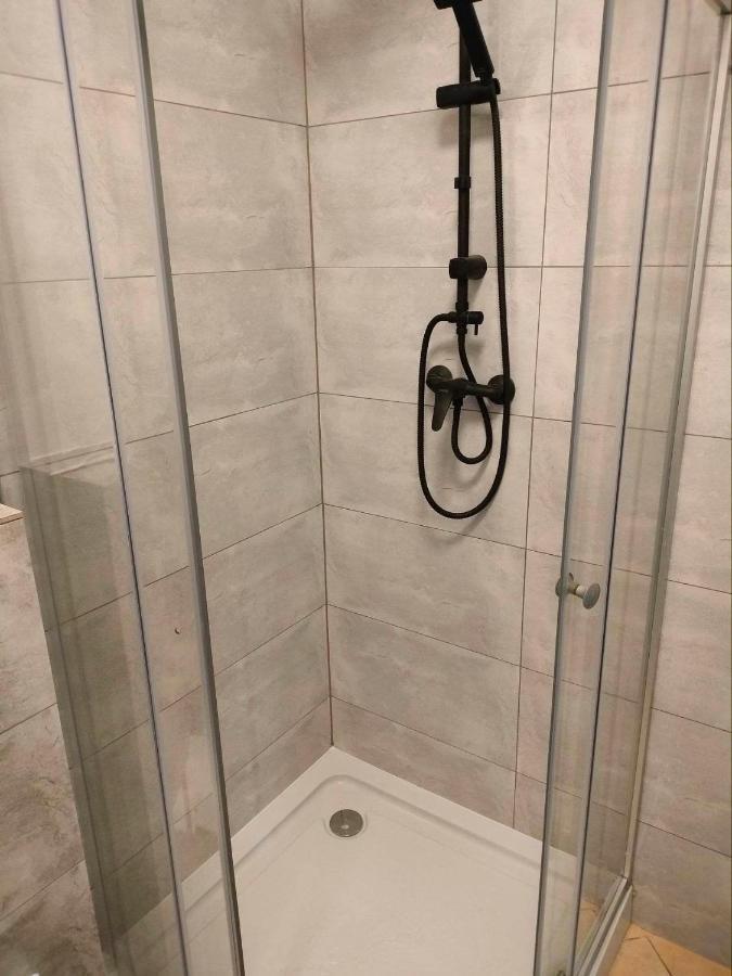 Urocze Studia W Lomiankach, 1- Z Sauna I Tarasem, 2- Z Kominkiem, 3- Ekonomiczne, 7Km Metro Mlociny Warszawa Łomianki Dış mekan fotoğraf